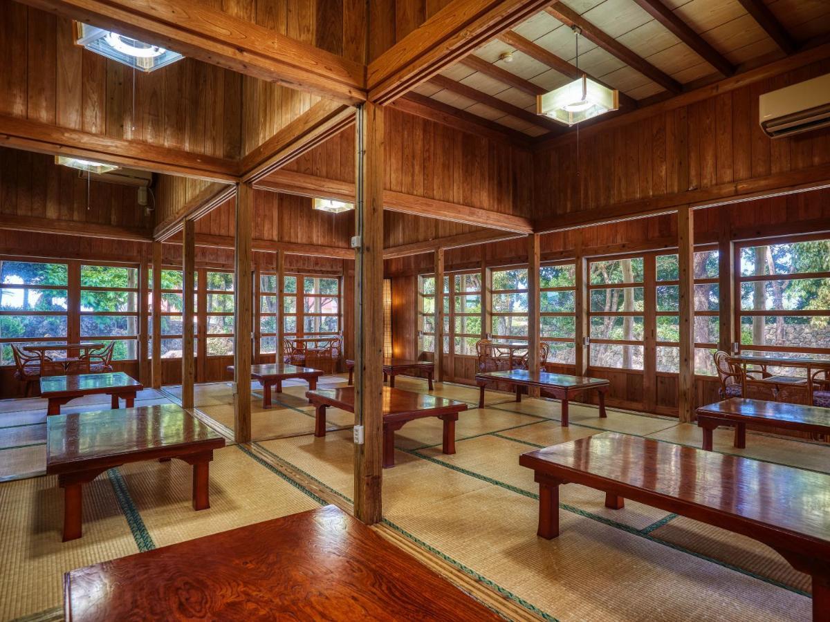 Hotel Murasakimura Йомитан Экстерьер фото